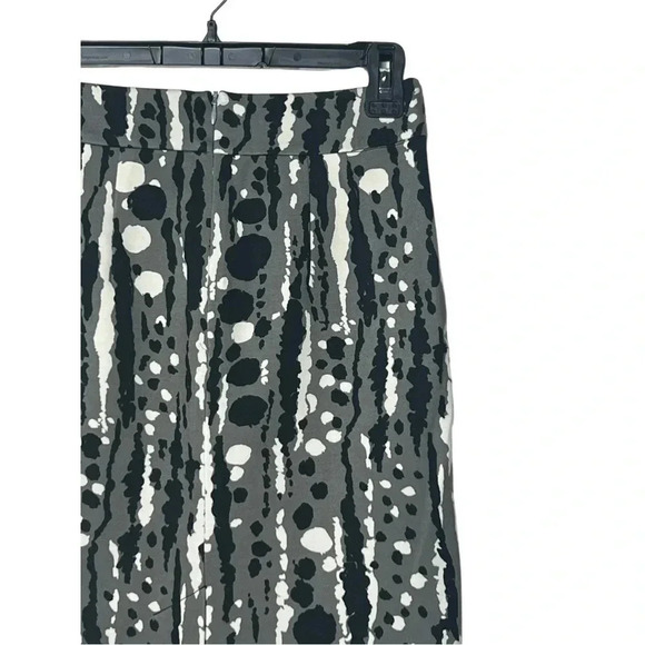 1661. TRINA TURK PENCIL KNEE LENGTH SKIRT BLACK/GRAY/WHITE IN COLOR SIZE 0 - Picture 7 of 9